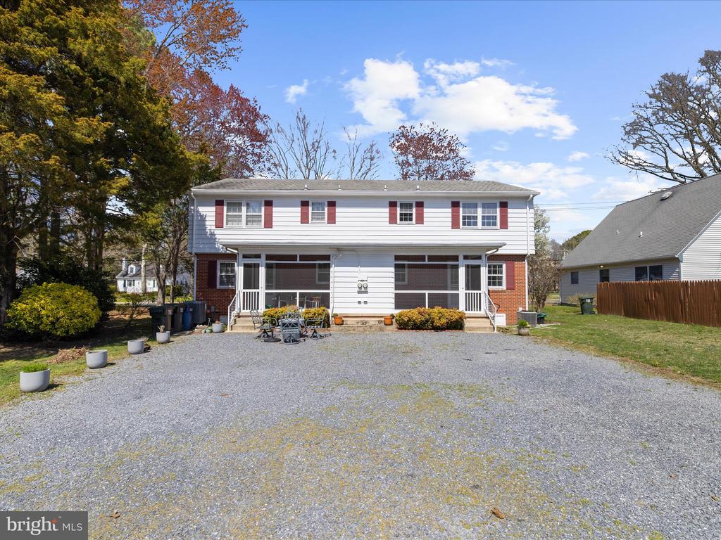 318 DUTCHMANS LANE