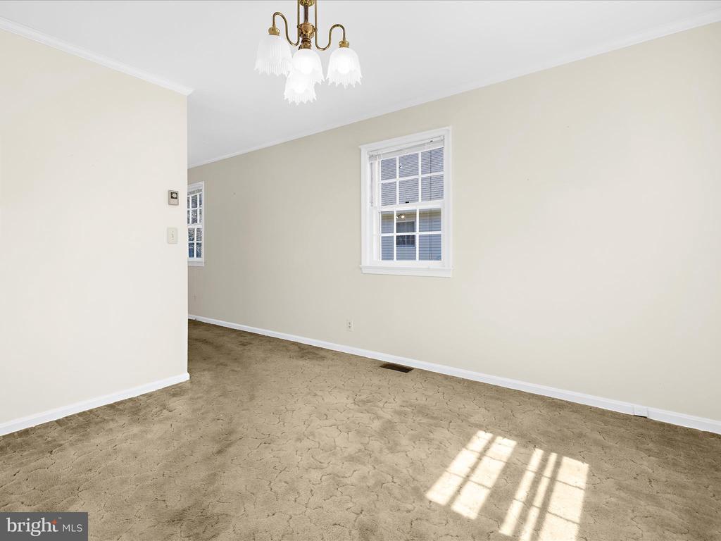 318 DUTCHMANS LANE