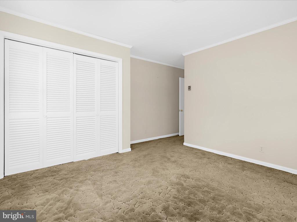318 DUTCHMANS LANE