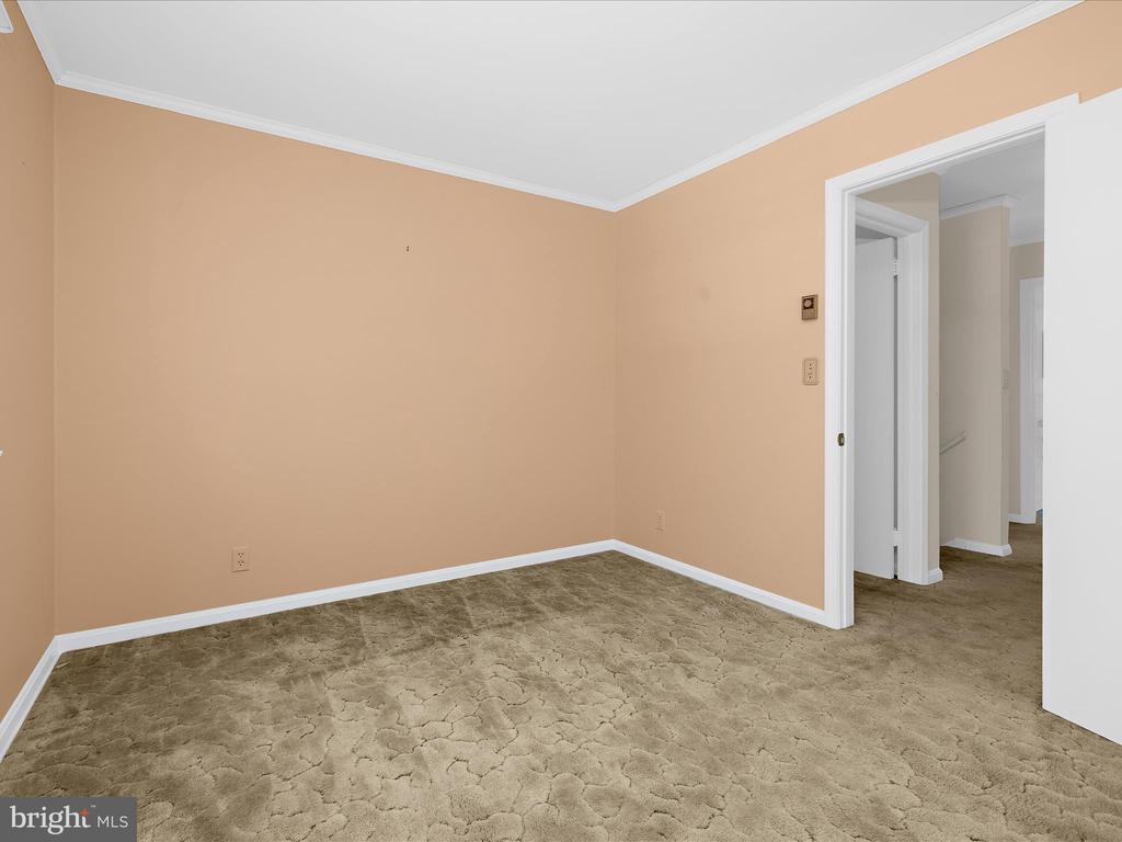 318 DUTCHMANS LANE