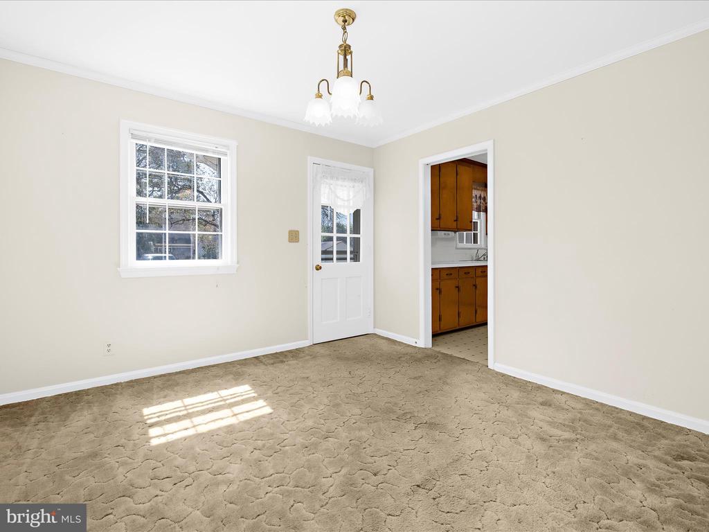 318 DUTCHMANS LANE