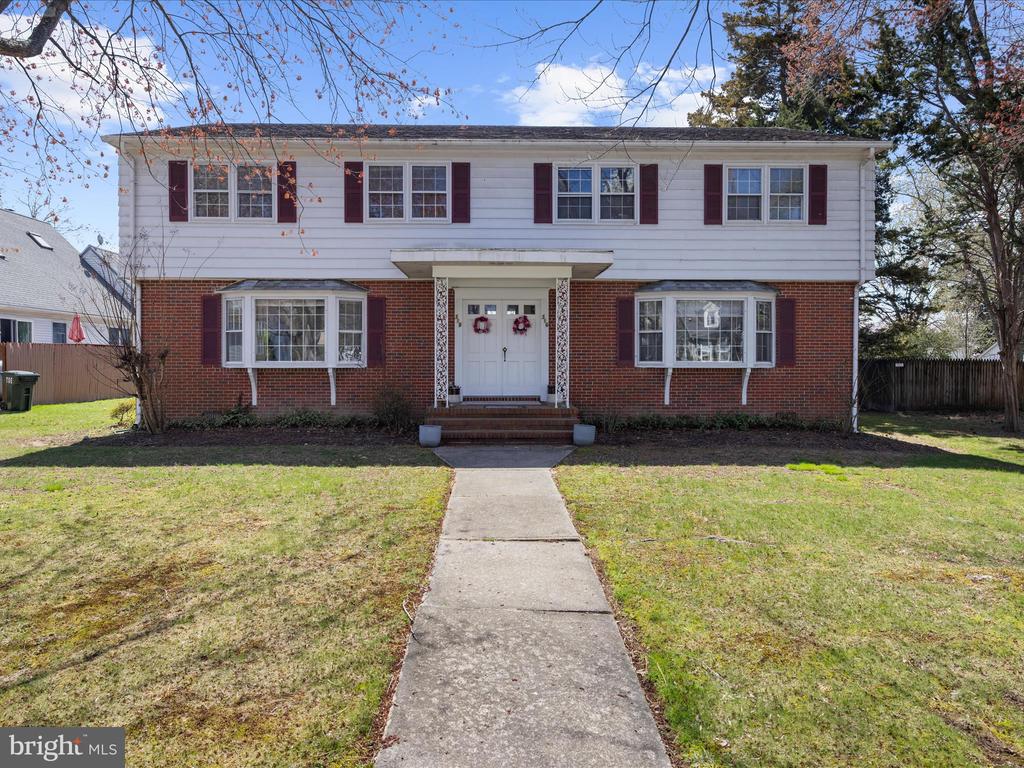 318 DUTCHMANS LANE