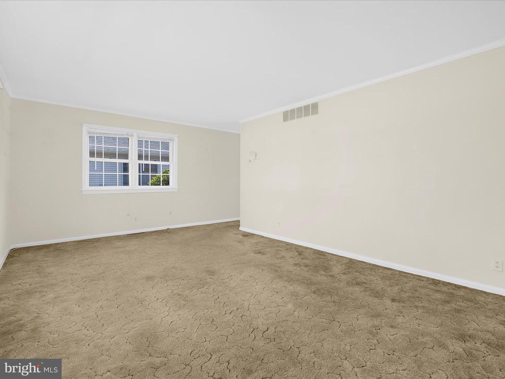 318 DUTCHMANS LANE