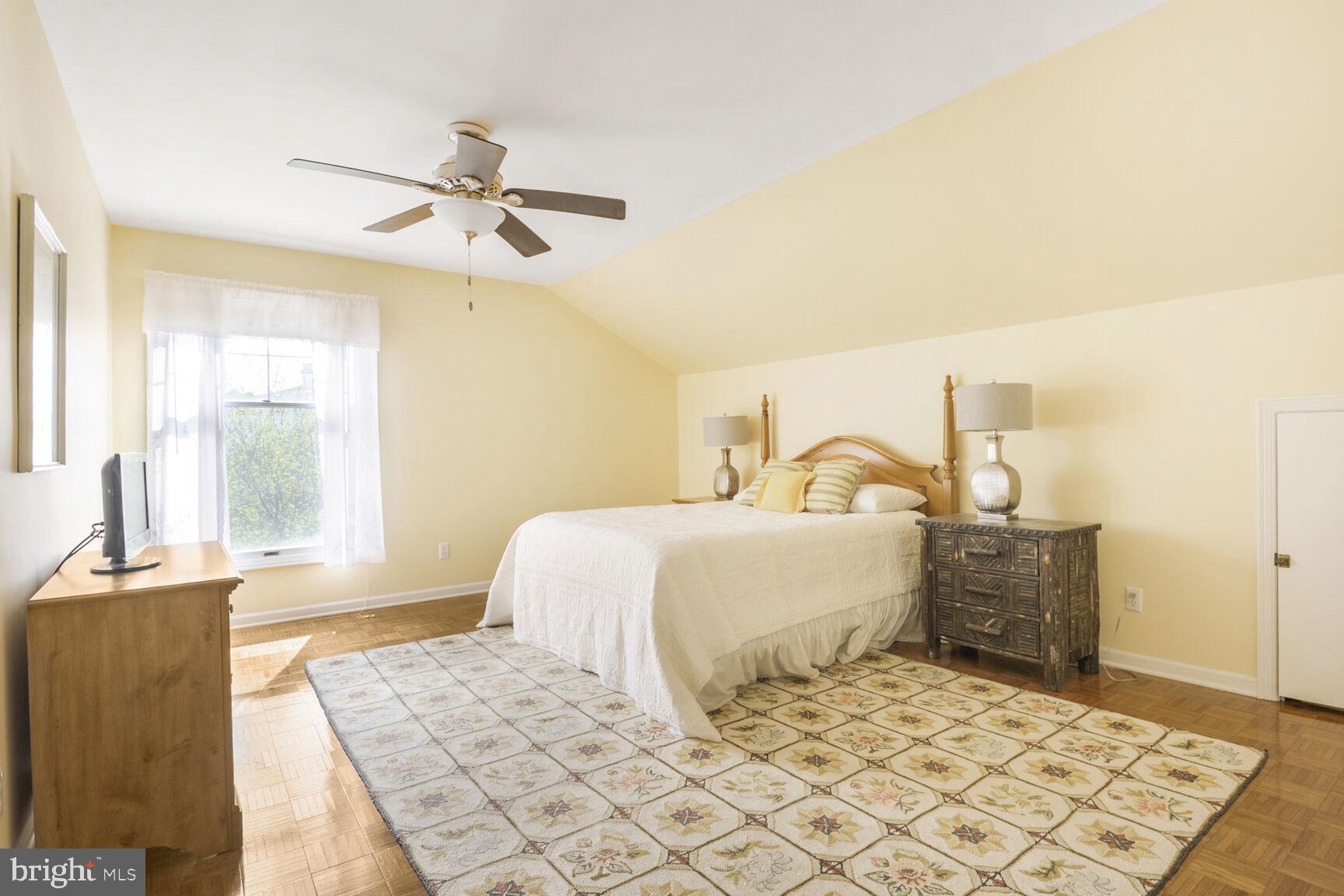 9545 QUAIL HOLLOW 206