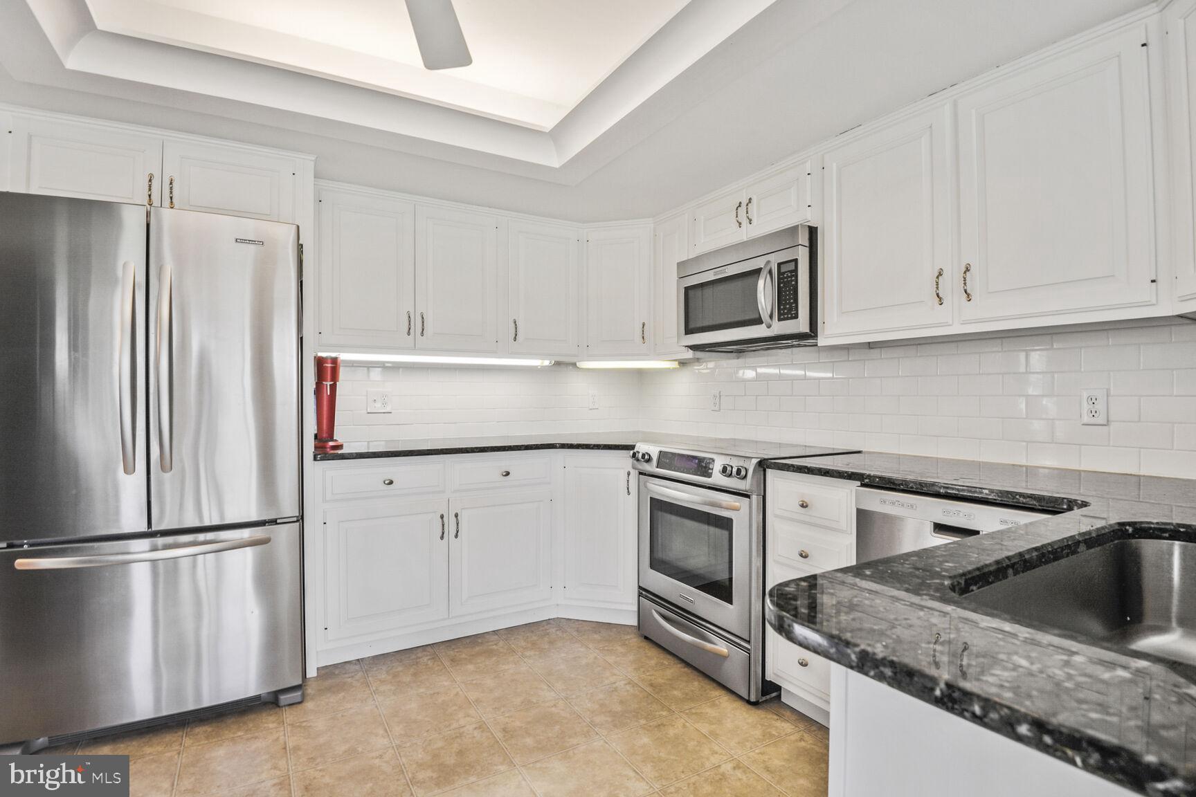 9545 QUAIL HOLLOW 206