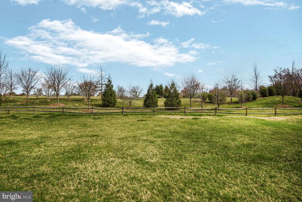 9545 QUAIL HOLLOW 206