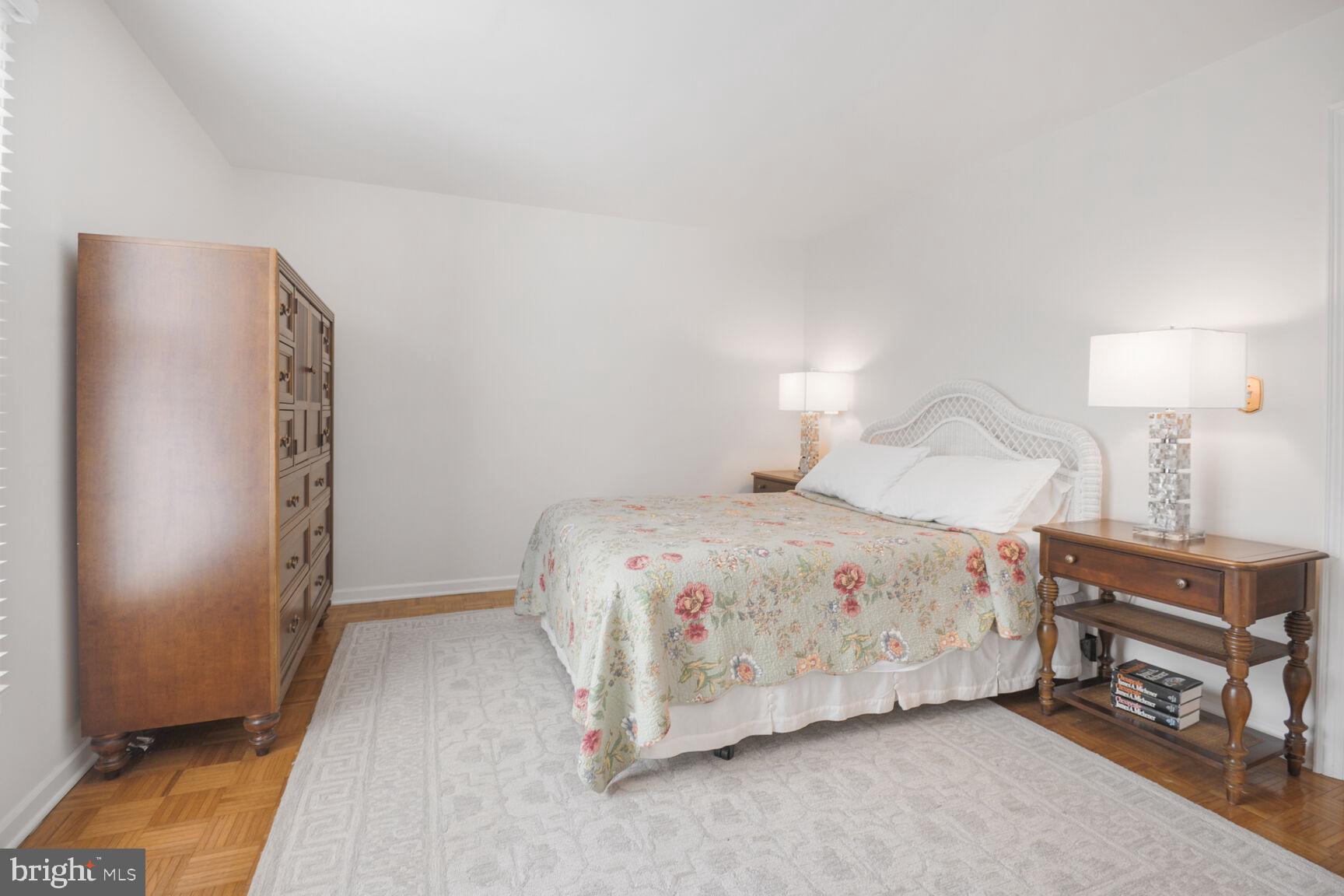 9545 QUAIL HOLLOW 206