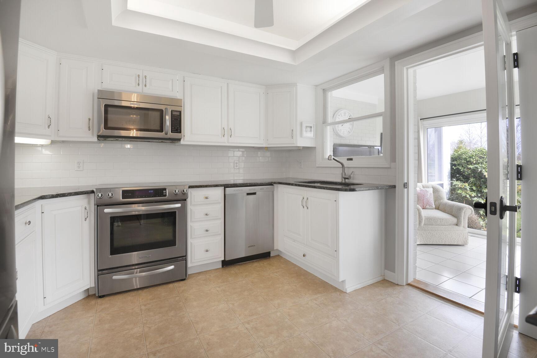 9545 QUAIL HOLLOW 206