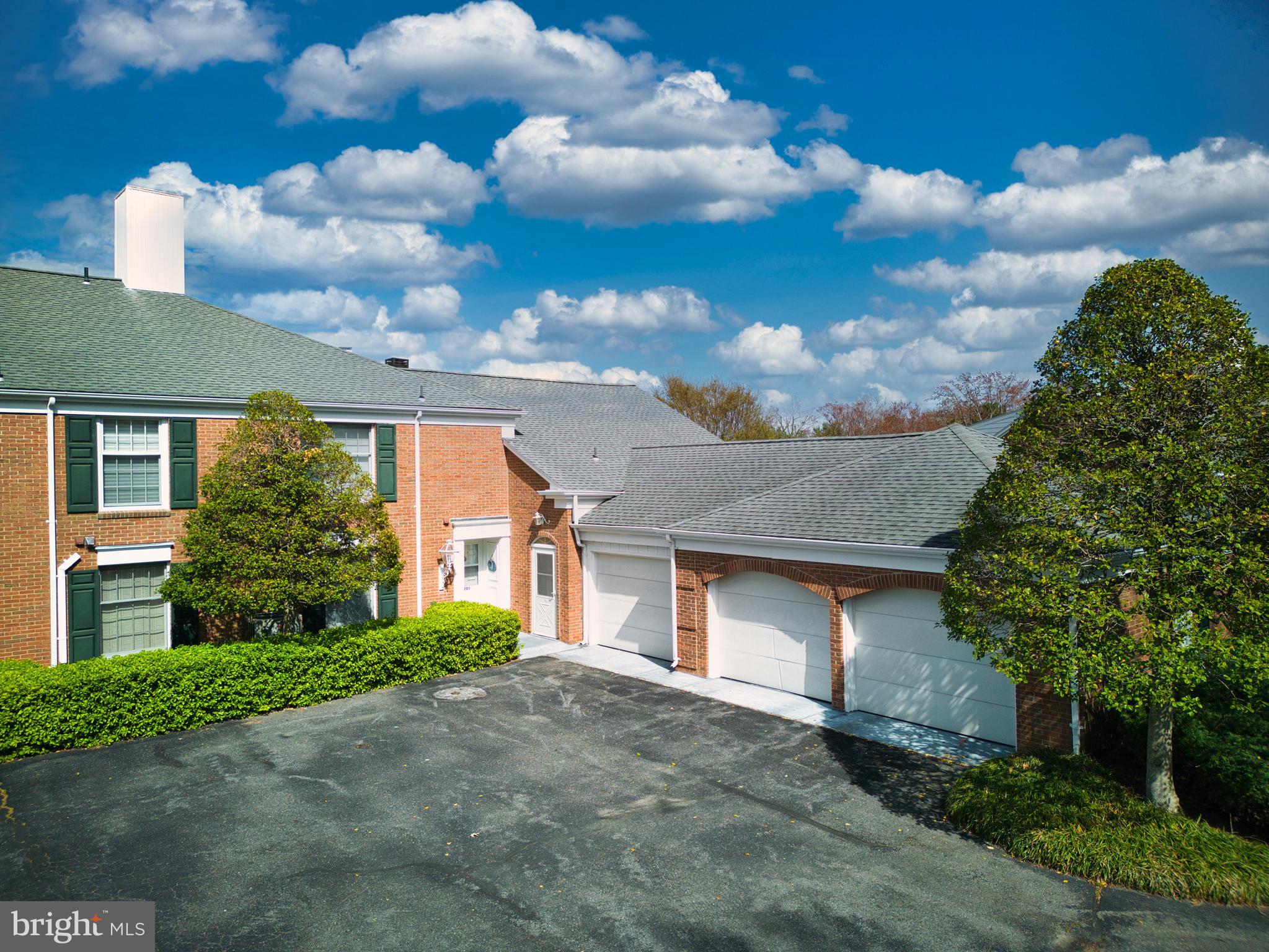 9545 QUAIL HOLLOW 206
