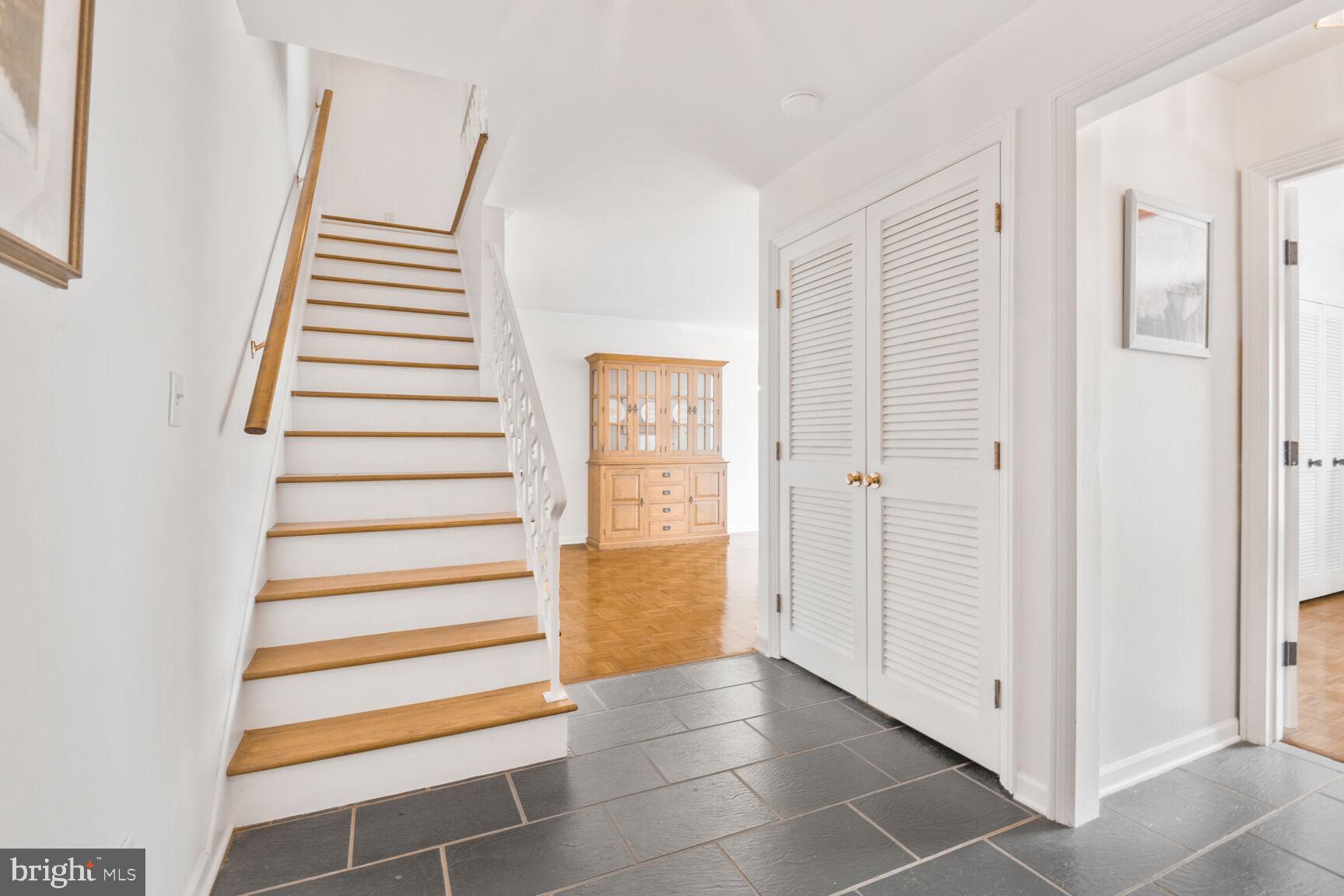 9545 QUAIL HOLLOW 206