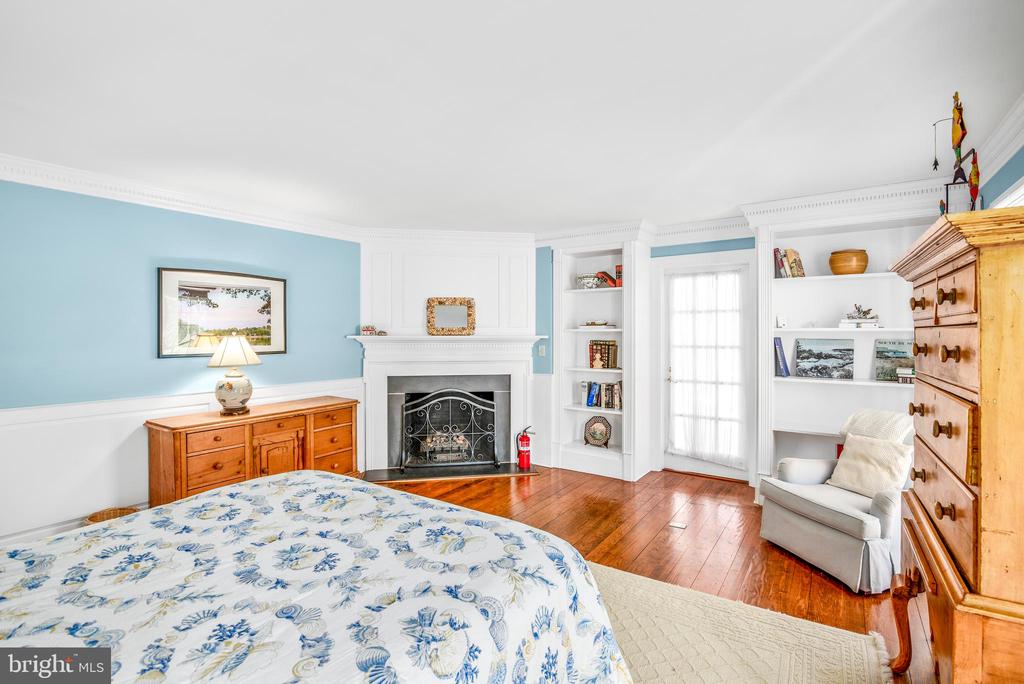26992 HOLLY HARBOR COURT