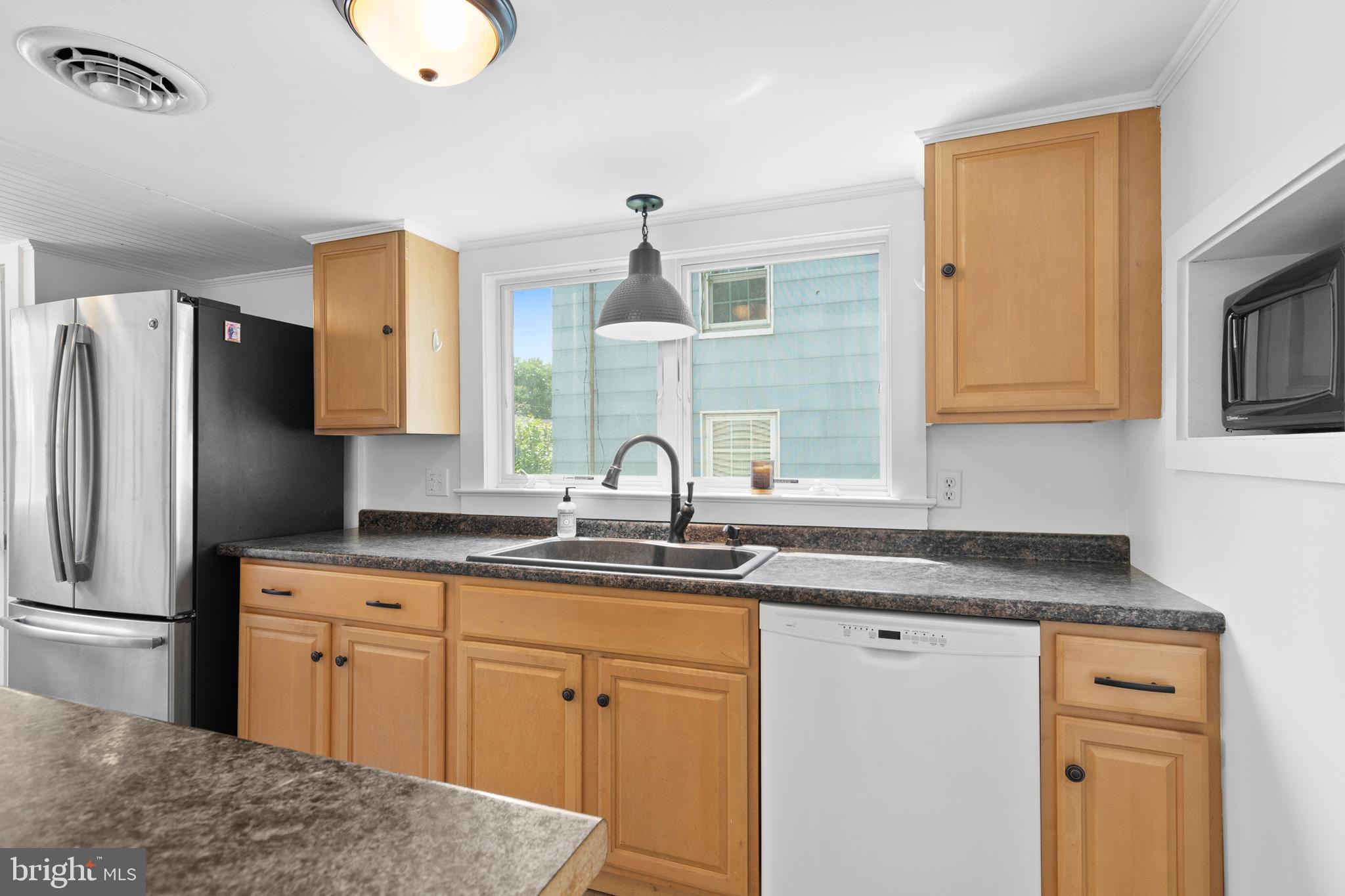 103 W MARENGO