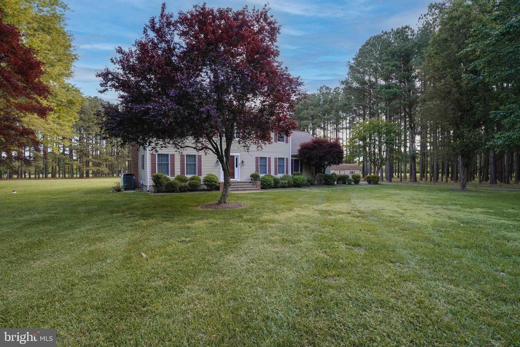 26337 ARCADIA SHORES CIRCLE