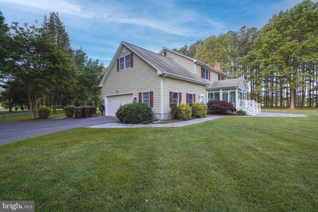 26337 ARCADIA SHORES CIRCLE
