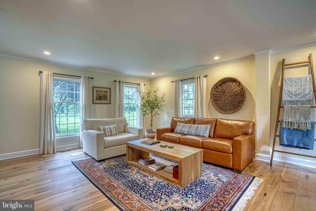 26337 ARCADIA SHORES CIRCLE