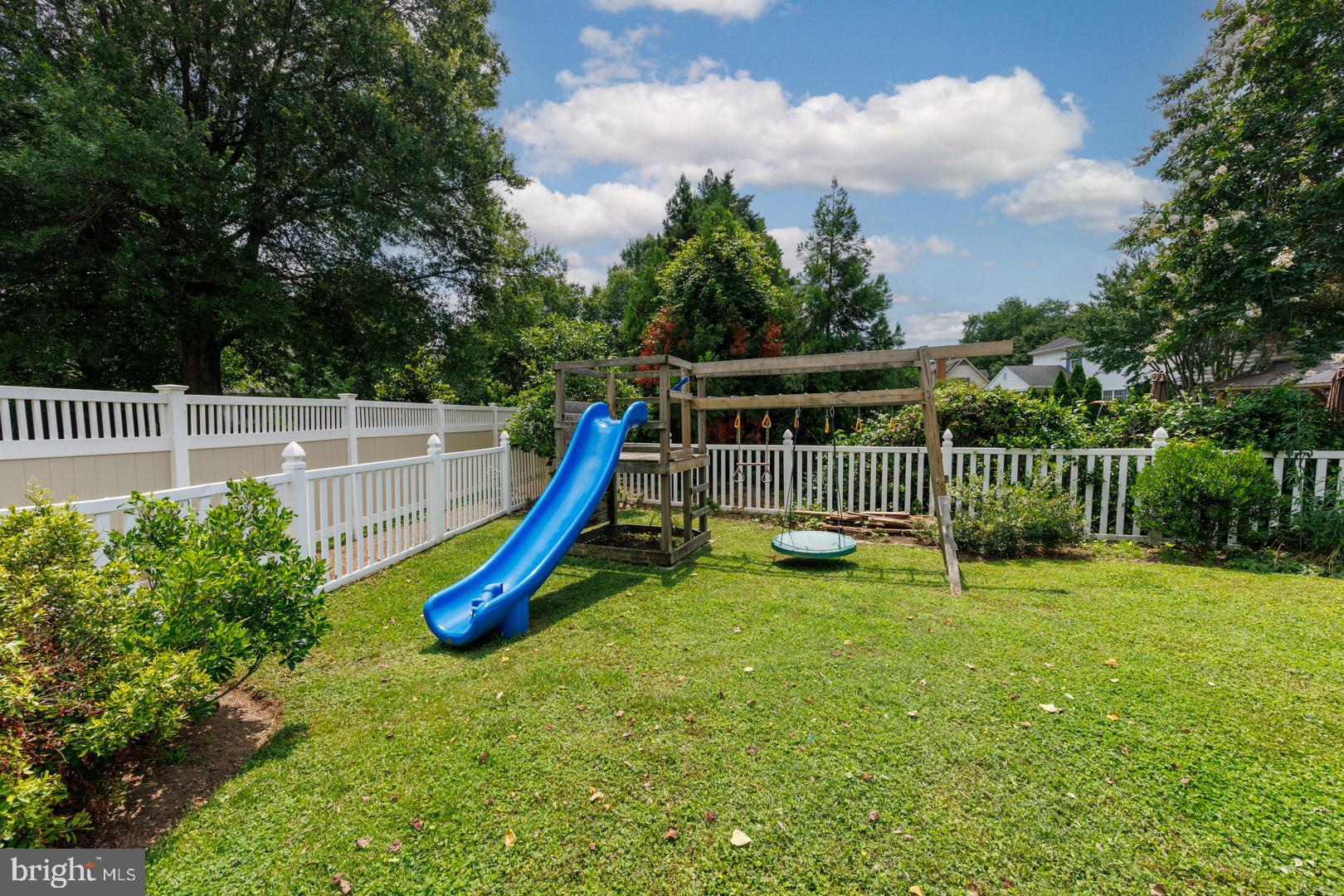 34 LONDONDERRY DRIVE