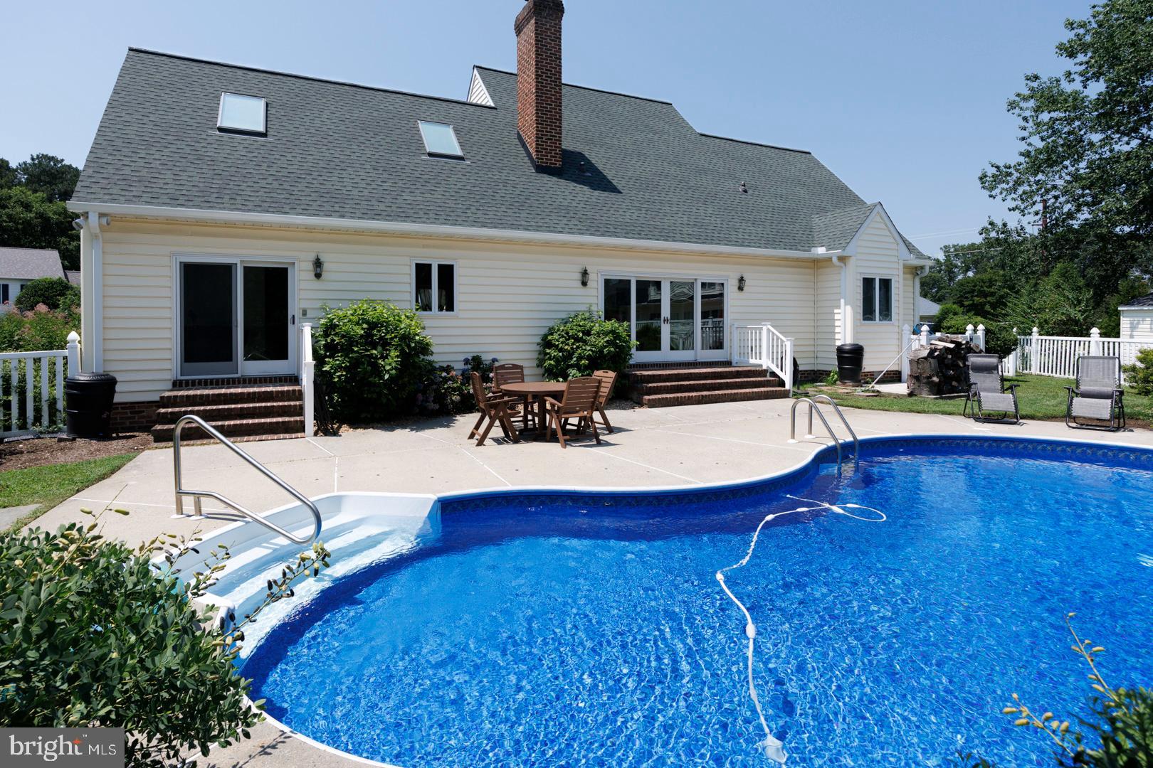 34 LONDONDERRY DRIVE
