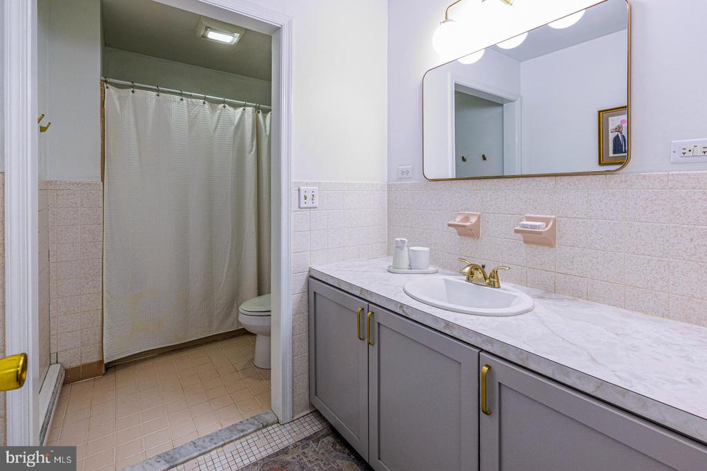 7592 TRED AVON CIRCLE