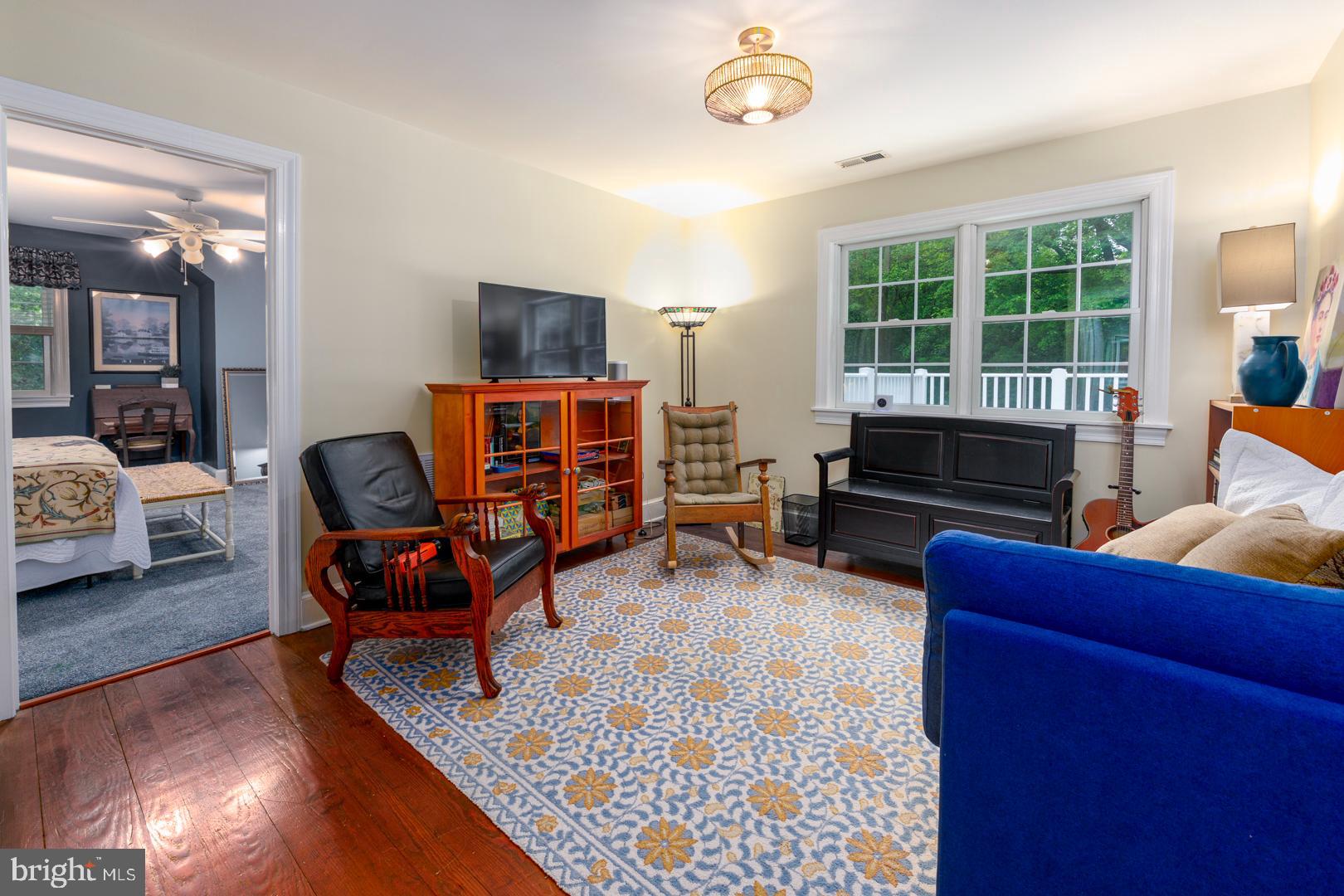 111 W OAK AVENUE