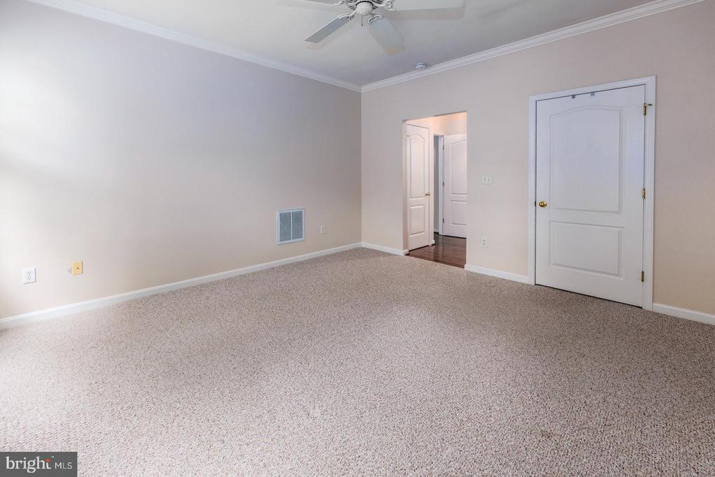 227 BETHUNE DRIVE