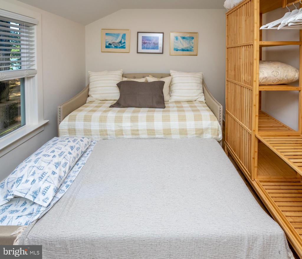 24312 OAKWOOD PARK