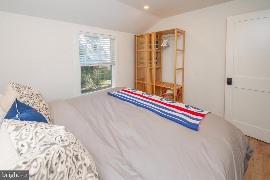 24312 OAKWOOD PARK