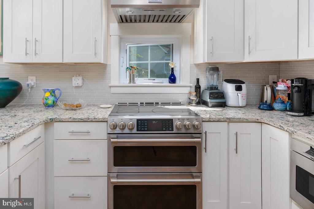 8061 N FORK BOULEVARD