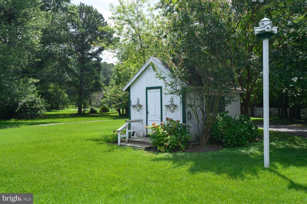 9998 WADES FARM LANE