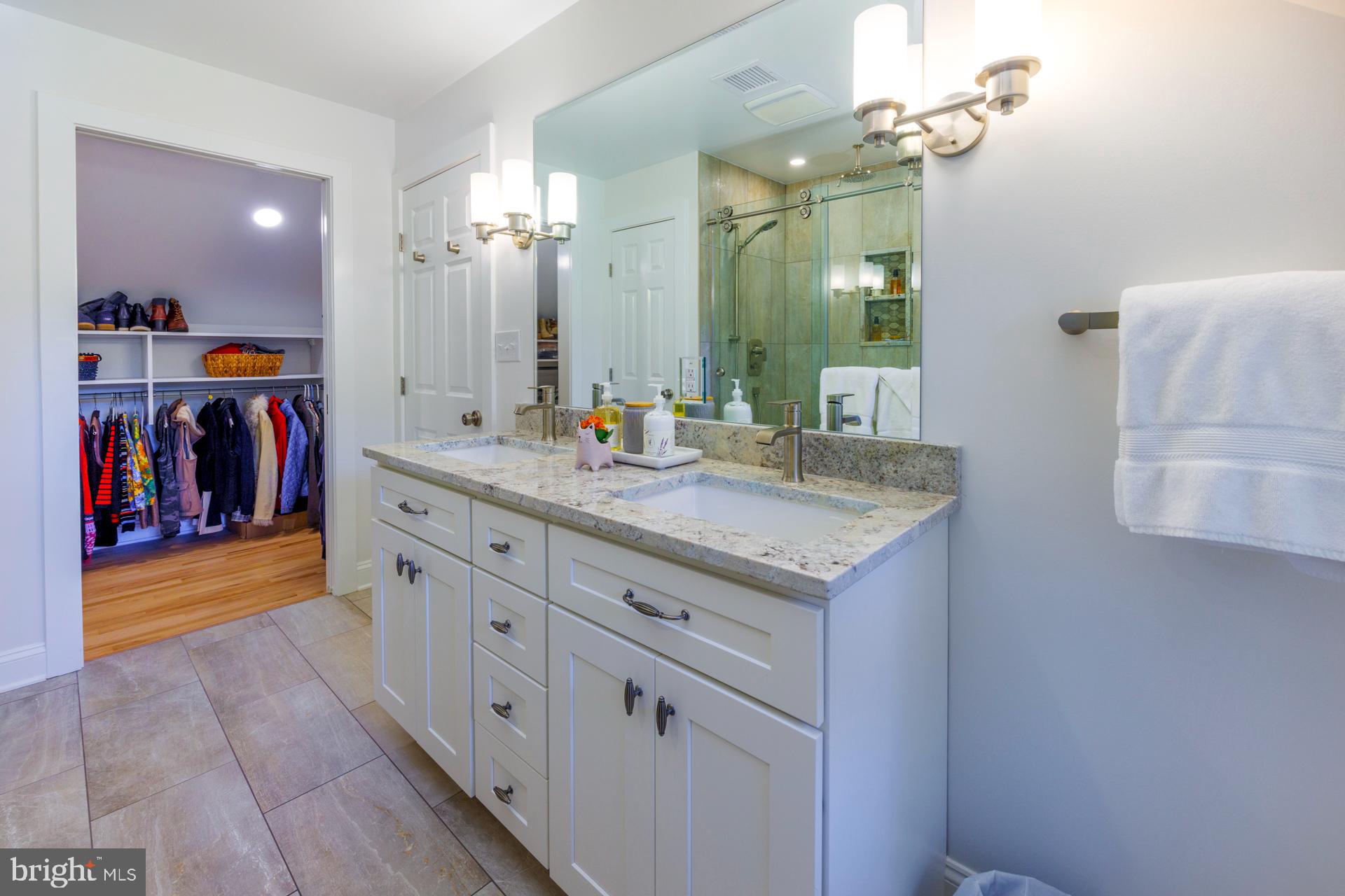 295 BAY STREET D 4