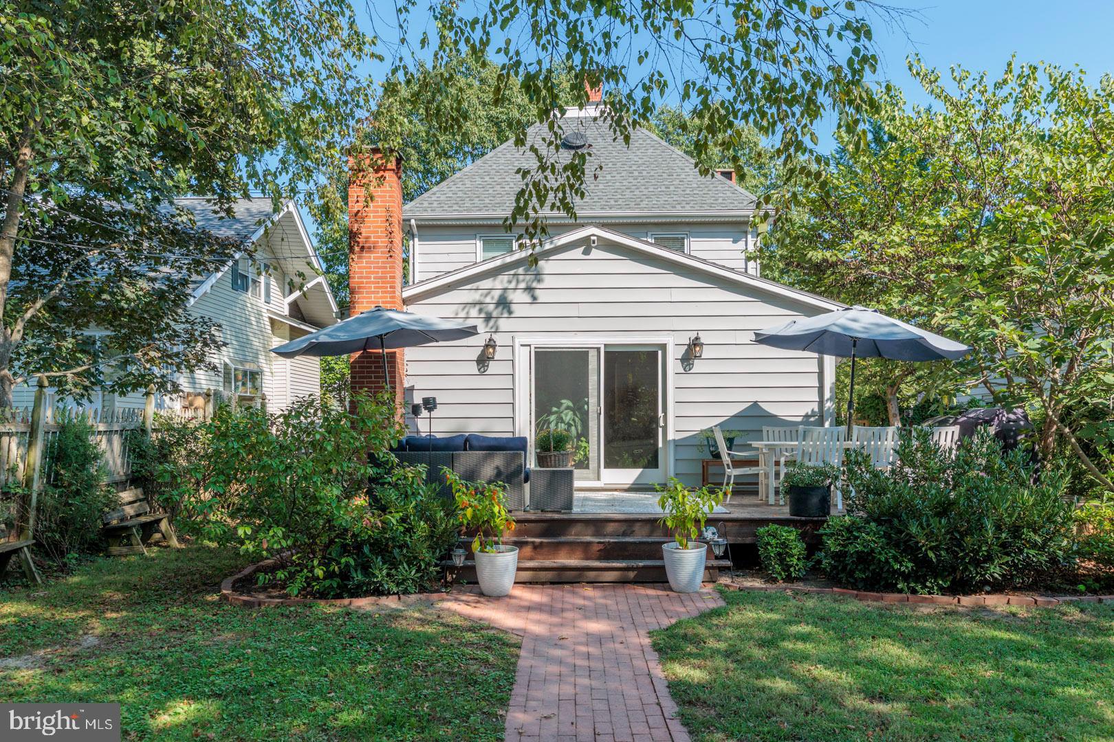 305 S AURORA STREET