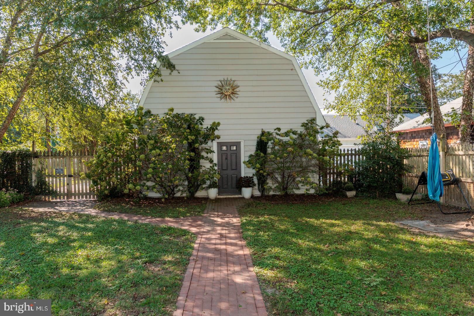 305 S AURORA STREET