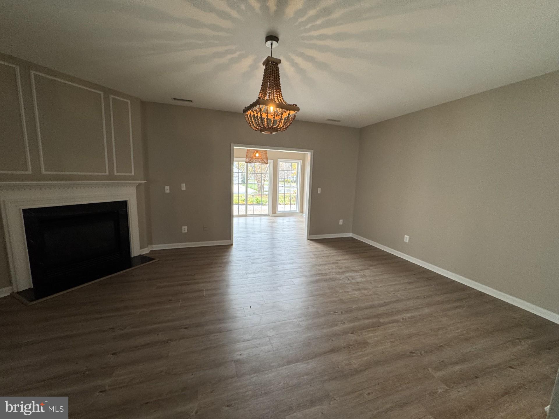 7482 JEFFREYS WAY