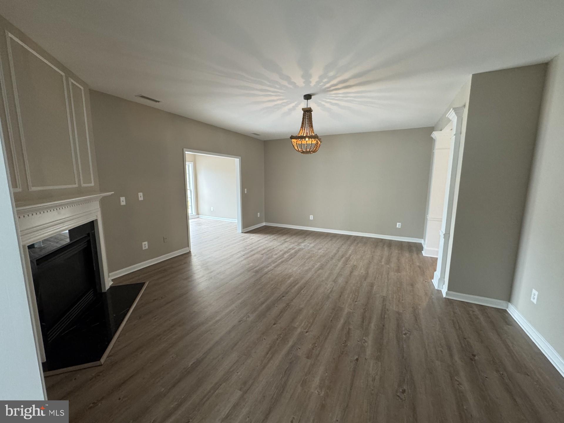 7482 JEFFREYS WAY