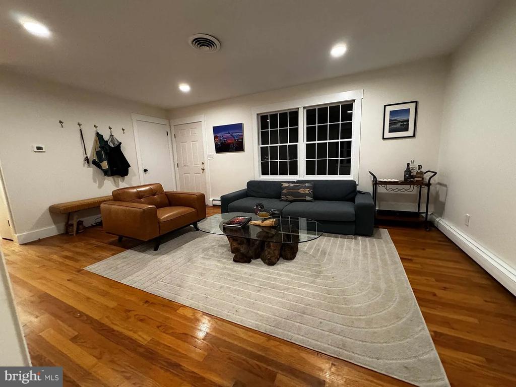 104 E MAPLE AVENUE