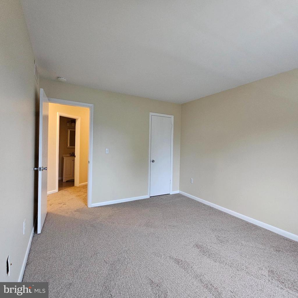 29595 DUTCHMANS LANE Unit: 602
