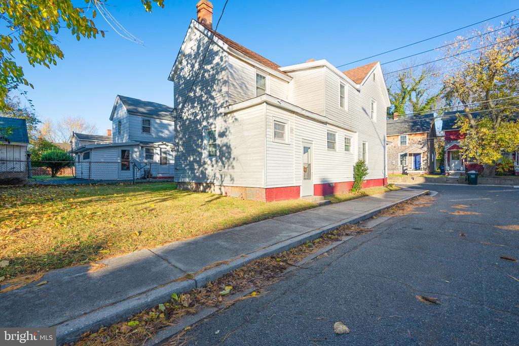 125 S HIGGINS STREET
