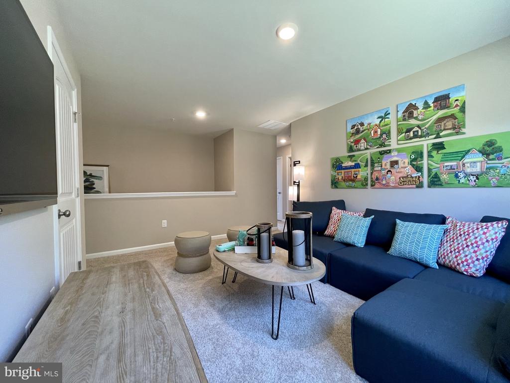 8743 HARPER WAY
