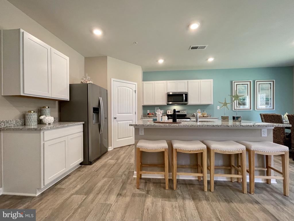 8743 HARPER WAY