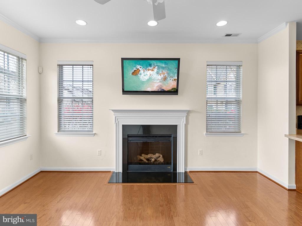 406 BETHUNE DRIVE