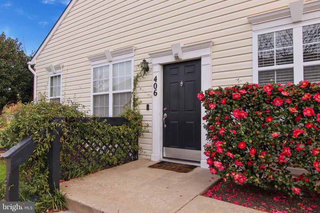 406 BETHUNE DRIVE