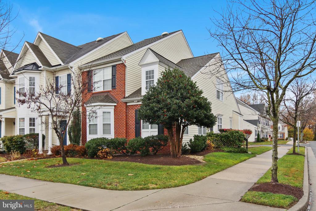 406 BETHUNE DRIVE
