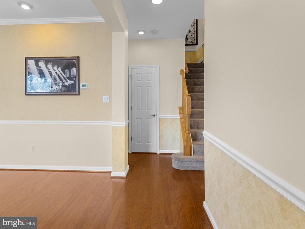 406 BETHUNE DRIVE
