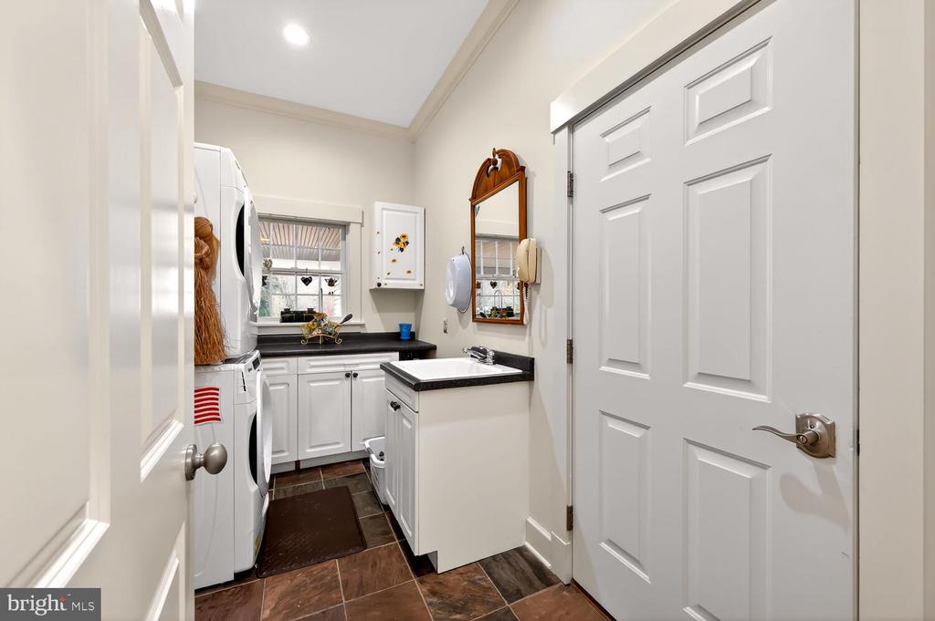 7605 PENDLETON FARM LANE