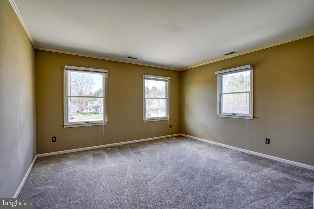 200 SPRING DRIVE