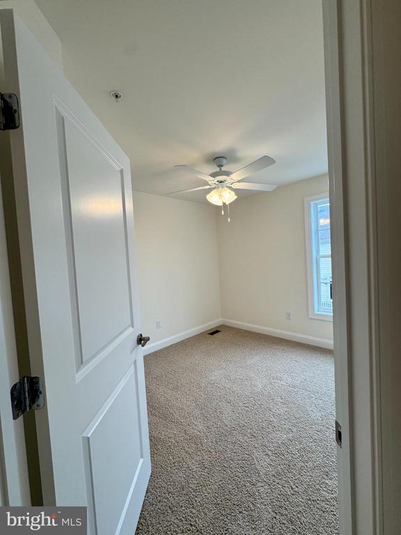 300 DIXON STREET Unit: 204
