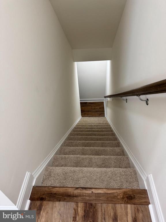 300 DIXON STREET Unit: 204
