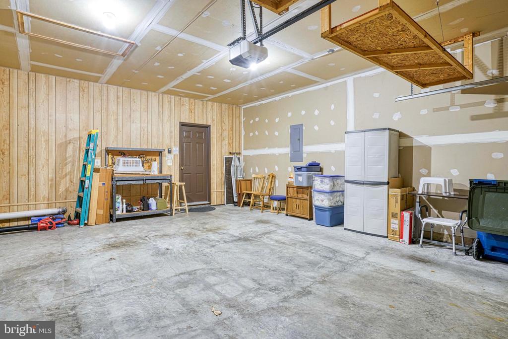 7453 JEFFREYS WAY