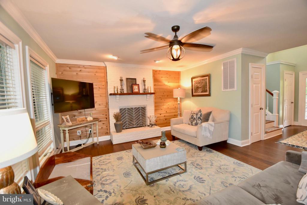 11 LONDONDERRY DRIVE