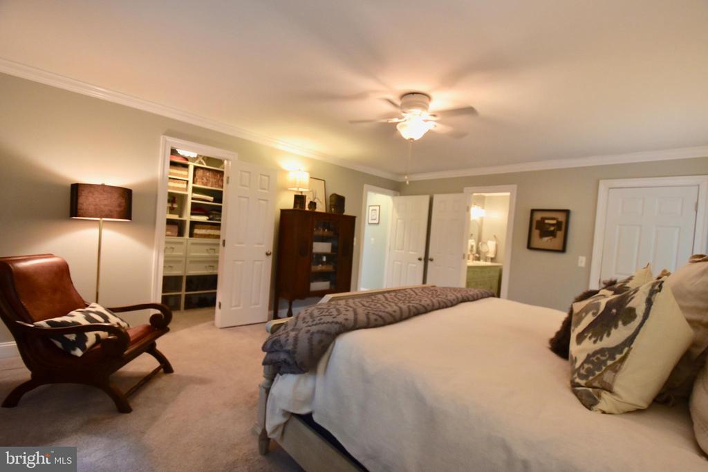 11 LONDONDERRY DRIVE
