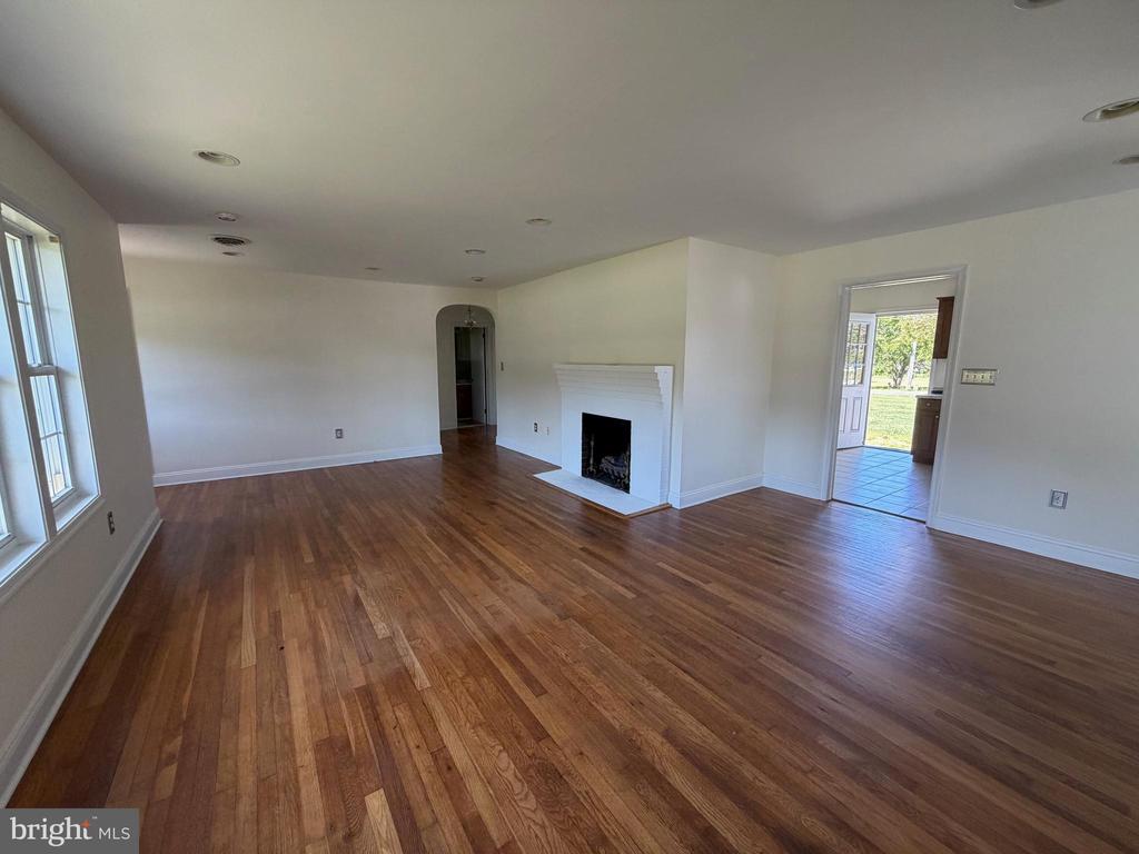 9005 CENTREVILLE ROAD